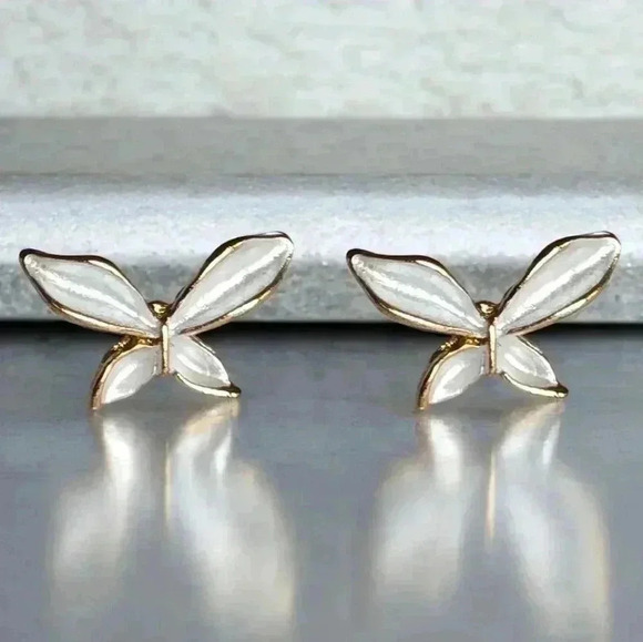 🆕️Versatile Butterfly Stud Earrings 🦋 | Dual-Wear Design for Elegant Look ✨ - Picture 10 of 14